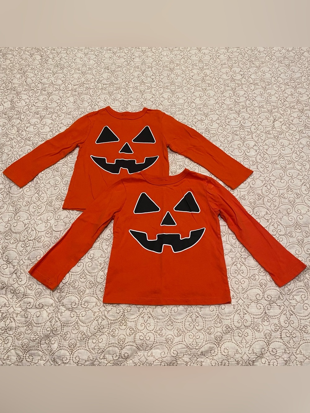 The Children's Place Twin Halloween Long-Sleeve Pumpkin Face Tee Shirts Size 3T